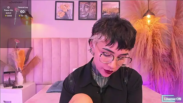 Snapshot of Luana_fiore chatting on April 28, 2026, 12:09 pm Luana fiore online show from April 28, 2026, 12:09 pm