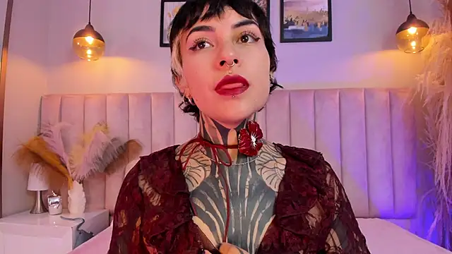 Snapshot of Luana_fiore chatting on May 14, 2026, 12:24 pm Luana fiore online show from May 14, 2026, 12:24 pm