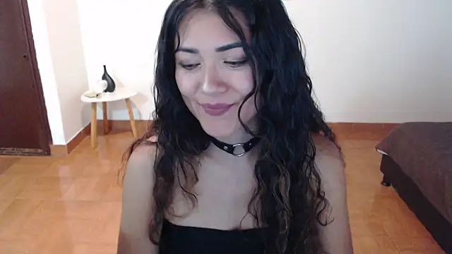 Snapshot of FreyaRouge chatting on May 22, 2026, 7:01 pm FreyaRouge online show from May 22, 2026, 7:01 pm