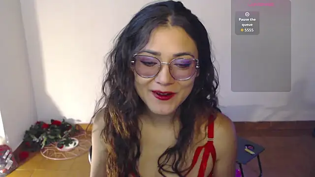 Snapshot of FreyaRouge chatting on June 14, 2026, 5:03 pm FreyaRouge online show from June 14, 2026, 5:03 pm