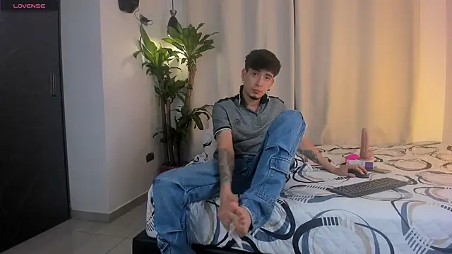 Snapshot of Nova__hard chatting on April 6, 2026, 5:52 am Nova hard online show from April 6, 2026, 5:52 am