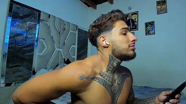 YoiPerezDj online show from April 1, 2026, 4:47 am