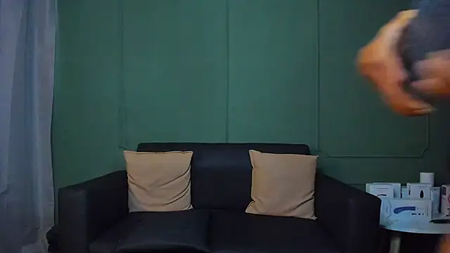 Snapshot of dominc_berry chatting on April 29, 2026, 12:20 pm dominc berry online show from April 29, 2026, 12:20 pm