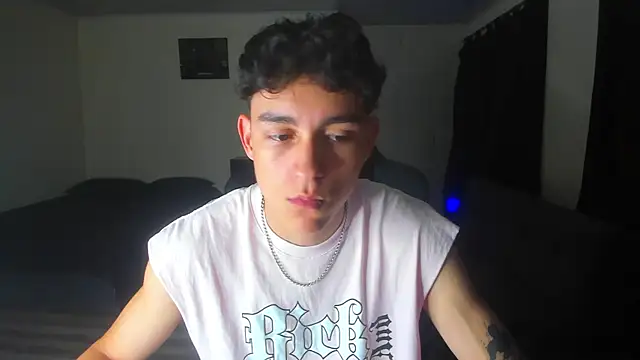 Snapshot of Luke_Chill chatting on April 14, 2026, 2:27 am Luke Chill online show from April 14, 2026, 2:27 am