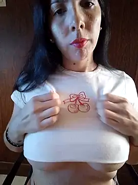 Soy Honeyy11 online show from April 21, 2026, 5:19 pm