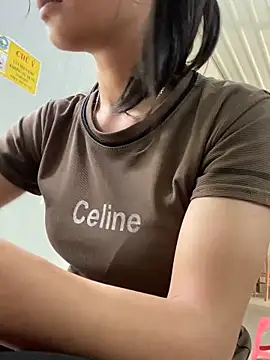 Elisa-a online show from April 4, 2026, 3:24 am