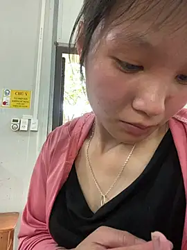 Elisa-a online show from April 6, 2026, 9:32 am