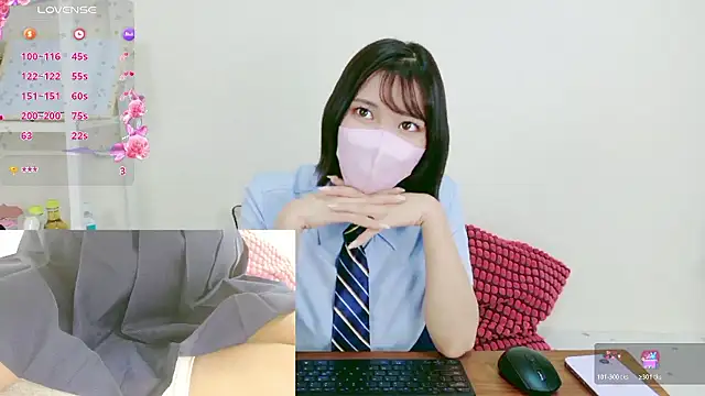 Snapshot of MISOSIRURICE chatting on May 12, 2026, 4:24 pm MISOSIRURICE online show from May 12, 2026, 4:24 pm