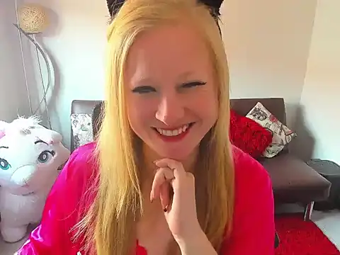 Snapshot of Al1ceC4t chatting on April 14, 2026, 8:25 pm Al1ceC4t online show from April 14, 2026, 8:25 pm