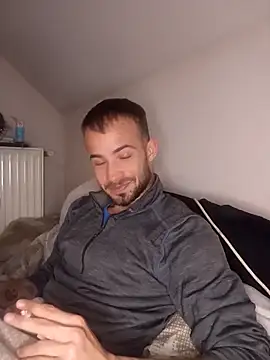 Snapshot of Fabika15 chatting on April 7, 2026, 7:54 am Fabika15 online show from April 7, 2026, 7:54 am