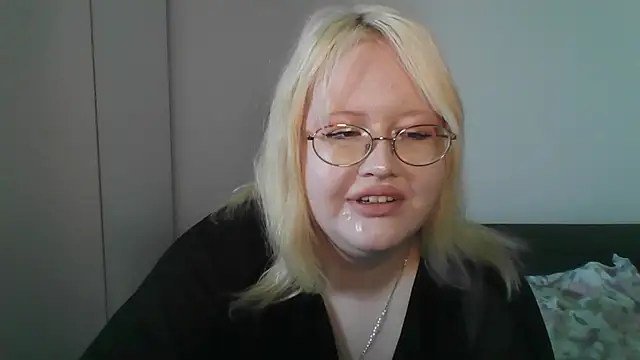 Snapshot of Elayne_Sweet chatting on April 13, 2026, 8:07 am Elayne Sweet online show from April 13, 2026, 8:07 am