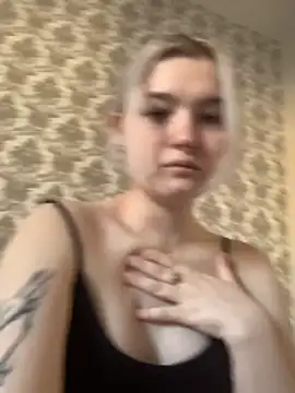 Snapshot of KimCarr chatting on April 5, 2026, 1:40 pm KimCarr online show from April 5, 2026, 1:40 pm