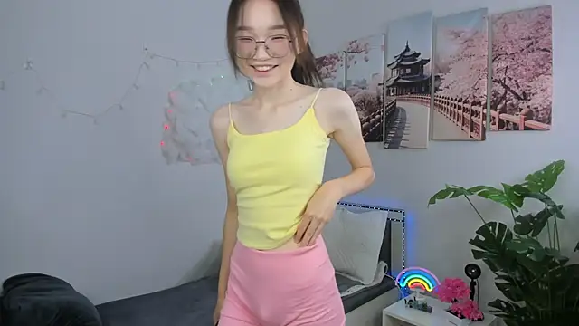 Snapshot of syuri_sun chatting on June 20, 2026, 3:28 pm syuri sun online show from June 20, 2026, 3:28 pm