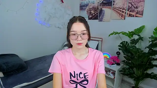 Snapshot of syuri_sun chatting on June 16, 2026, 3:12 pm syuri sun online show from June 16, 2026, 3:12 pm