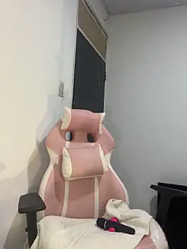 Snapshot of liaa_swan chatting on April 9, 2026, 12:56 am liaa swan online show from April 9, 2026, 12:56 am