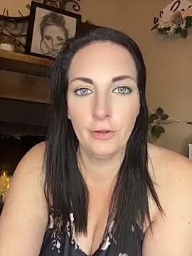 Snapshot of taylorsunshine chatting on May 23, 2026, 5:45 pm taylorsunshine online show from May 23, 2026, 5:45 pm