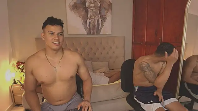 Snapshot of Maxi_and_Ares chatting on May 16, 2026, 7:13 pm Maxi and Ares online show from May 16, 2026, 7:13 pm