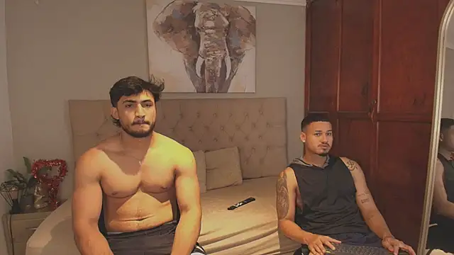 Snapshot of Maxi_and_Ares chatting on May 21, 2026, 7:00 pm Maxi and Ares online show from May 21, 2026, 7:00 pm