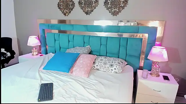 Snapshot of SarahLarsson chatting on May 28, 2026, 4:09 am SarahLarsson online show from May 28, 2026, 4:09 am