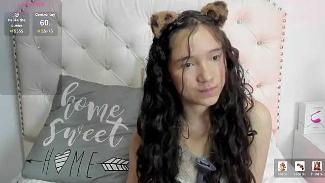 Snapshot of Honney_Bunny18 chatting on April 19, 2026, 8:22 pm Honney Bunny18 online show from April 19, 2026, 8:22 pm