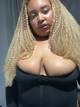 zahiraax online show from April 3, 2026, 8:04 pm