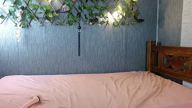 Snapshot of skinny_hot_girls_hard chatting on April 24, 2026, 2:24 am skinny hot girls hard online show from April 24, 2026, 2:24 am