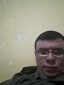 beebuzz0 online show from May 1, 2026, 9:42 pm