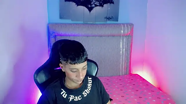 Snapshot of Yei_lee_ chatting on April 24, 2026, 3:52 am Yei lee online show from April 24, 2026, 3:52 am