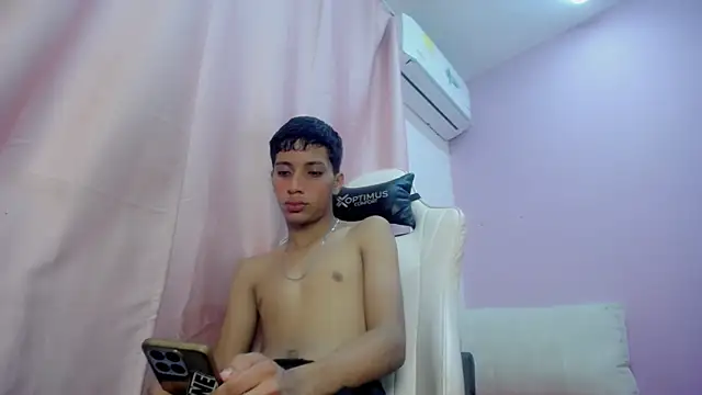 Snapshot of Yei_lee_ chatting on April 9, 2026, 8:37 pm Yei lee online show from April 9, 2026, 8:37 pm