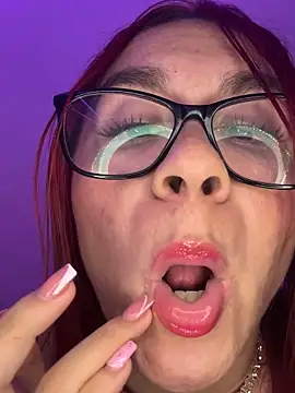 TiffanySton online show from April 3, 2026, 2:07 am