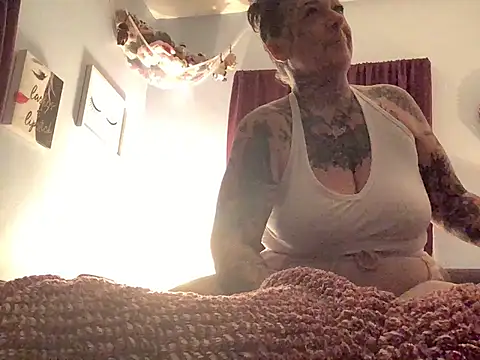 Kitty bang online show from April 13, 2026, 9:13 am