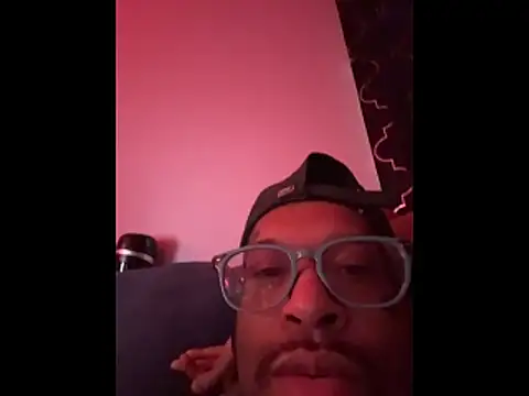 Snapshot of JRNBLU44 chatting on April 4, 2026, 6:47 pm JRNBLU44 online show from April 4, 2026, 6:47 pm