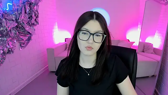 Snapshot of JennyGibson chatting on July 8, 2026, 5:08 am JennyGibson online show from July 8, 2026, 5:08 am