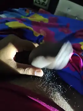 darkromeo99 online show from April 7, 2026, 11:17 pm