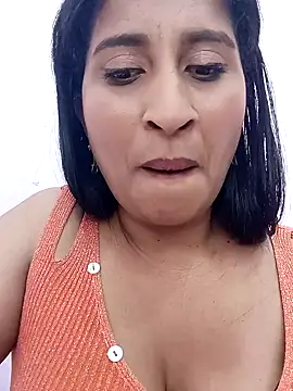 Snapshot of SofiaMendez1_ chatting on April 18, 2026, 7:07 pm SofiaMendez1 online show from April 18, 2026, 7:07 pm