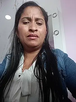 Snapshot of SofiaMendez1_ chatting on May 16, 2026, 6:18 pm SofiaMendez1 online show from May 16, 2026, 6:18 pm