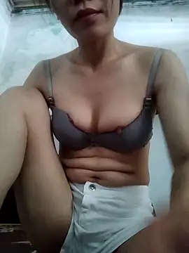 Miss lovexx online show from April 6, 2026, 7:53 am