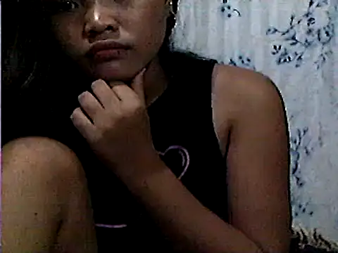 Snapshot of AsianPinay18 chatting on April 27, 2026, 10:13 am AsianPinay18 online show from April 27, 2026, 10:13 am