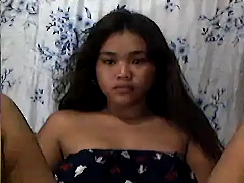 Snapshot of AsianPinay18 chatting on April 16, 2026, 9:39 pm AsianPinay18 online show from April 16, 2026, 9:39 pm
