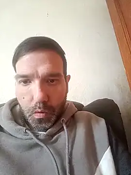 Snapshot of olivaissul chatting on April 15, 2026, 12:53 pm olivaissul online show from April 15, 2026, 12:53 pm