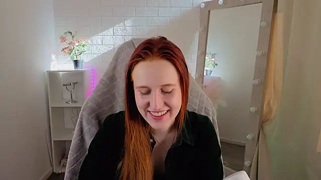 Snapshot of EvaBellea chatting on April 11, 2026, 6:32 am EvaBellea online show from April 11, 2026, 6:32 am