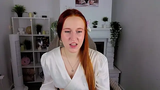 Snapshot of EvaBellea chatting on April 21, 2026, 12:56 pm EvaBellea online show from April 21, 2026, 12:56 pm