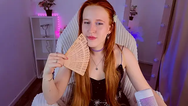 Snapshot of EvaBellea chatting on April 15, 2026, 1:26 pm EvaBellea online show from April 15, 2026, 1:26 pm