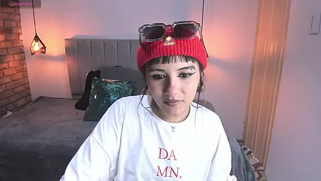 Snapshot of Hanna_Clark__ chatting on May 22, 2026, 2:48 pm Hanna Clark online show from May 22, 2026, 2:48 pm
