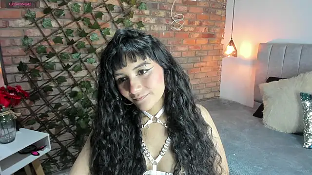 Snapshot of Hanna_Clark__ chatting on April 28, 2026, 12:31 pm Hanna Clark online show from April 28, 2026, 12:31 pm