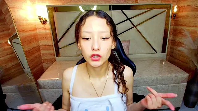 Snapshot of abby__r chatting on April 16, 2026, 12:39 pm abby r online show from April 16, 2026, 12:39 pm