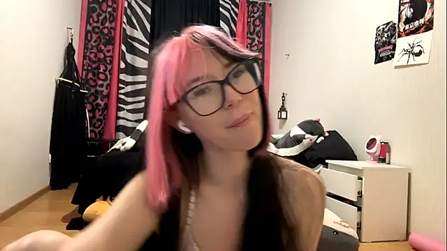 WifeAileen online show from May 11, 2026, 2:45 pm