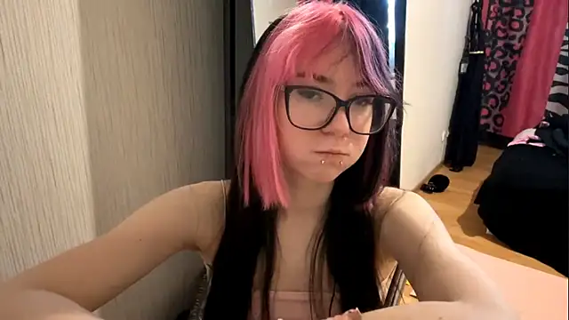 WifeAileen online show from April 25, 2026, 6:49 am