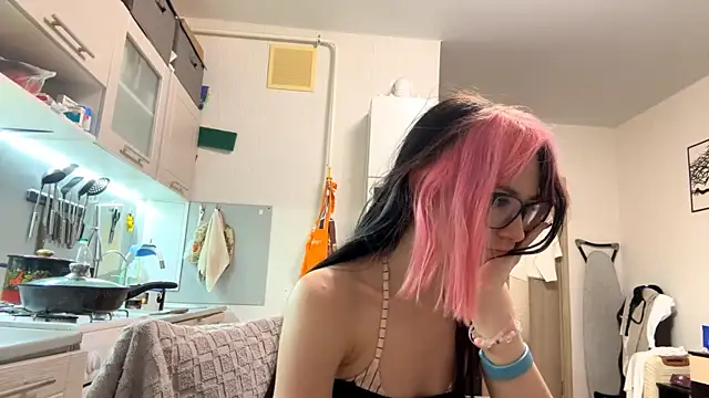 WifeAileen online show from May 19, 2026, 7:32 pm