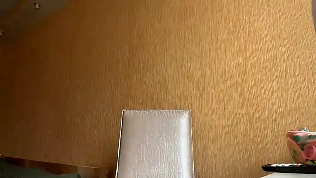 Snapshot of ElvieTribou chatting on April 9, 2026, 7:03 am ElvieTribou online show from April 9, 2026, 7:03 am